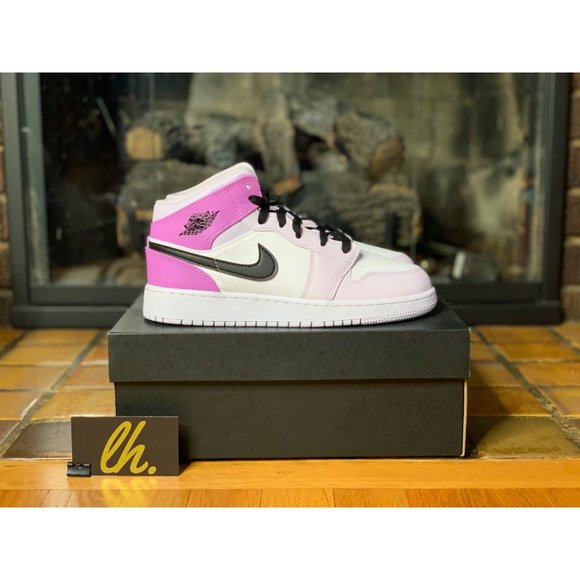 Size 6y/ 7.5w Air Jordan 1 Mid “Barely Grape” Athletic Basketball Sneakers DQ842 - Picture 3 of 6
